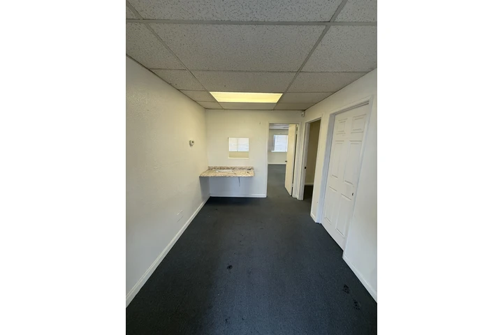 $940 : RENTO LOCAL PARA NEGOCIO image 3