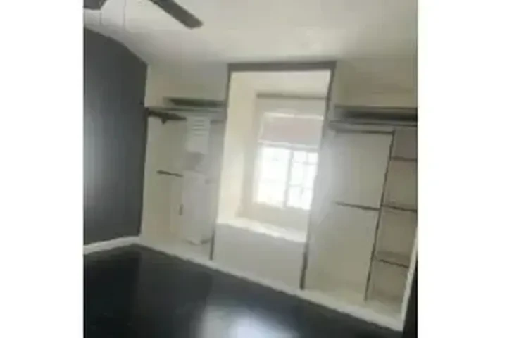 RENTO RECÁMARA AMUEBLADA image 3