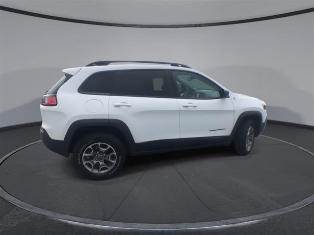 $27900 : PRE-OWNED 2022 JEEP CHEROKEE image 9