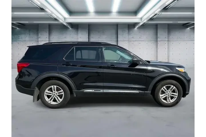 $27555 : Ford Explorer 2023 AWD XLT 4 image 3