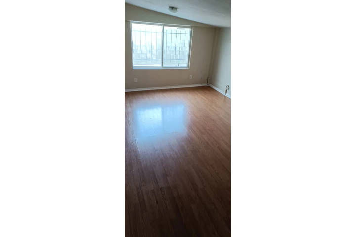 $2495 : 3 bedroom casita  in Inglewood image 3