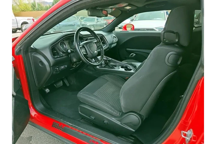 $15998 : Dodge Challenger 2016 SXT 2d image 10