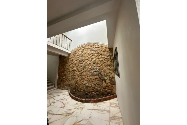 $354000 : Casa Sola en Venta en Santa Lu image 3