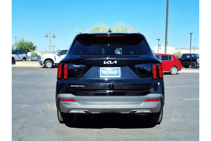 $31535 : Kia Sorento 2024 S 4dr SUV image 5