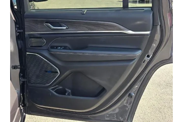 $29990 : Jeep Grand Cherokee L 2021 4 image 8