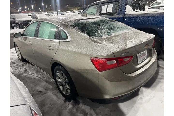 $15000 : Chevrolet Malibu 2023 LT 4dr image 6