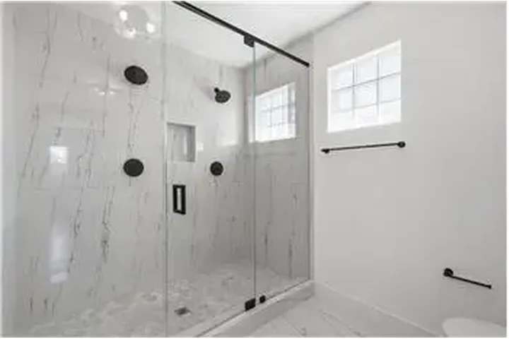 $4000 : Rental property with 3 bedro image 6