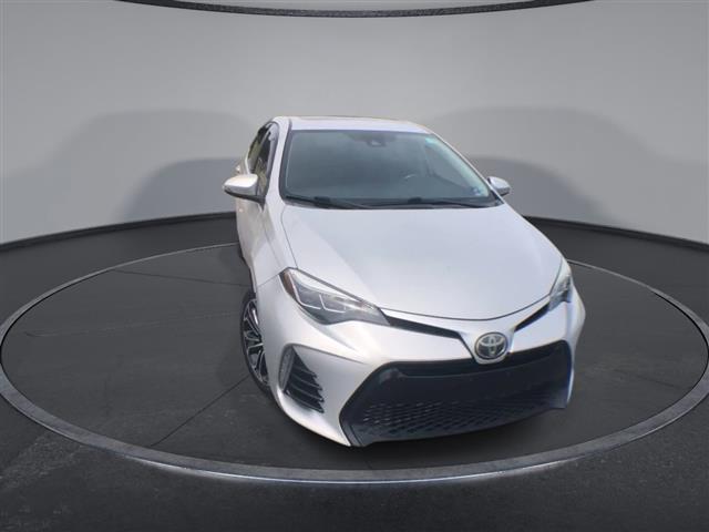 $9500 : PRE-OWNED 2017 TOYOTA COROLLA image 3