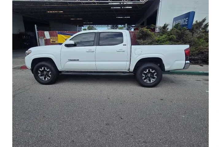 $26950 : Toyota Tacoma 2018 4x2 SR5 4 image 7