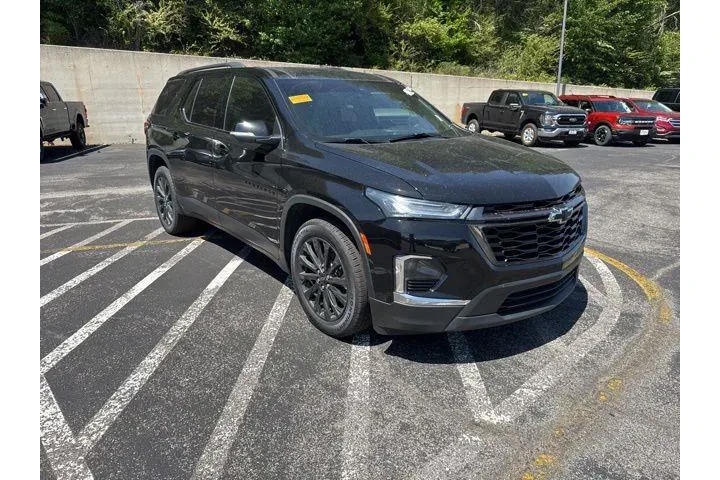 $27990 : Chevrolet Traverse 2022 4x4 image 1