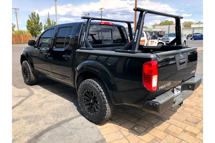 $15457 : 2014 Frontier SV Crew Cab 4WD image 5