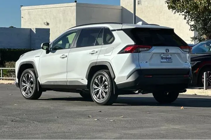 $35499 : Toyota RAV4 Hybrid 2023 AWD image 6