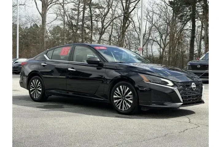 $17769 : Nissan Altima 2024 2.5 SV 4d image 2