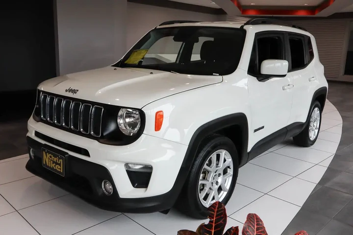 $15988 : 2020 Renegade Latitude FWD image 1