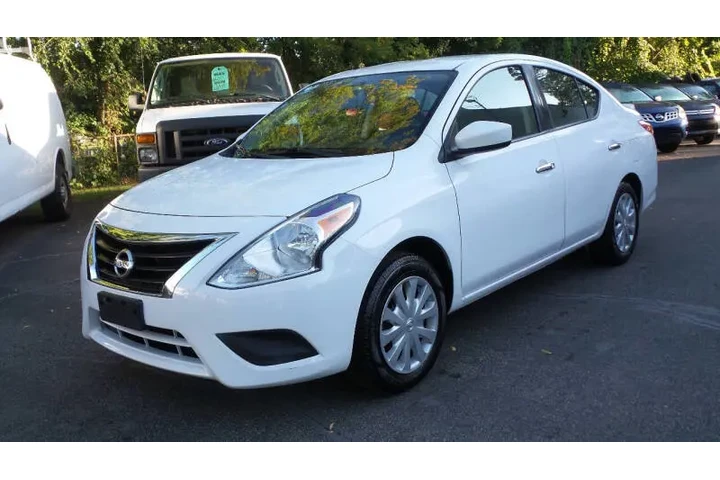 $8500 : 2018 Versa S Plus image 1
