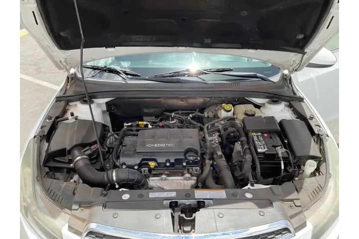 2014 Cruze 1LT Auto image 3