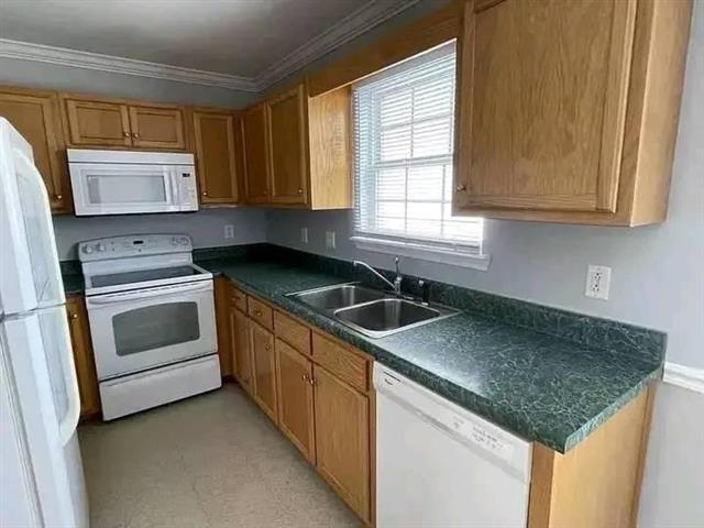 $1550 : 3 bedroom apartment image 3