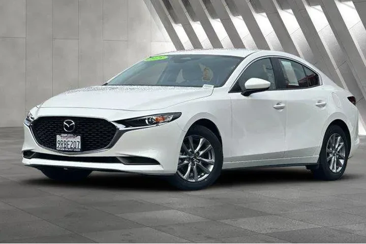 $21700 : Mazda Mazda3 Sedan 2025 2.5 image 2