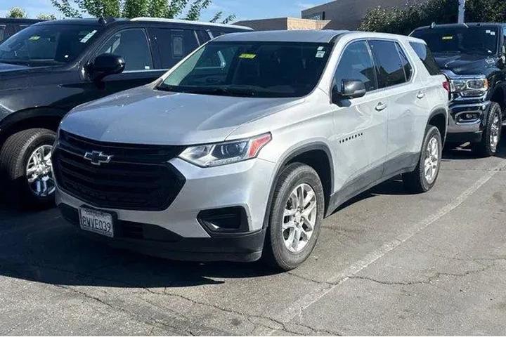 $17502 : Chevrolet Traverse 2021 LS 4 image 2