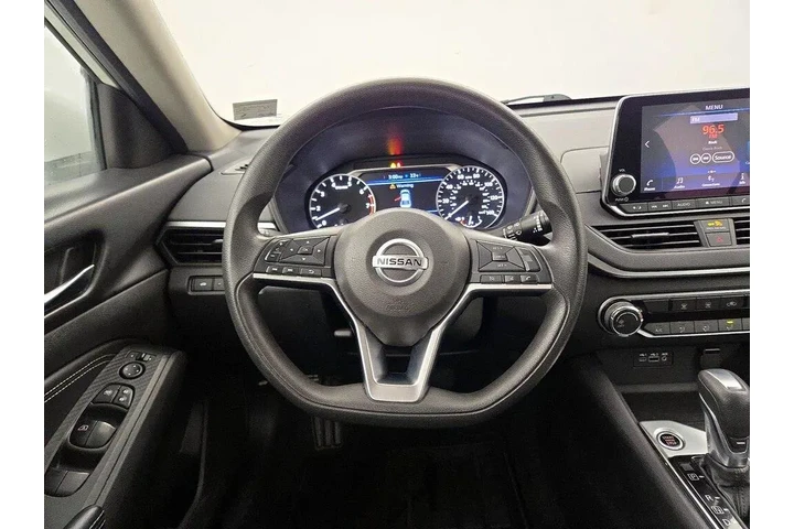 $17998 : Nissan Altima 2019 2.5 S 4dr image 10