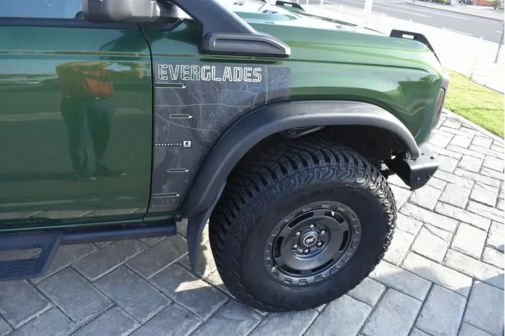 $49990 : Ford Bronco 2024 4x4 Evergla image 4