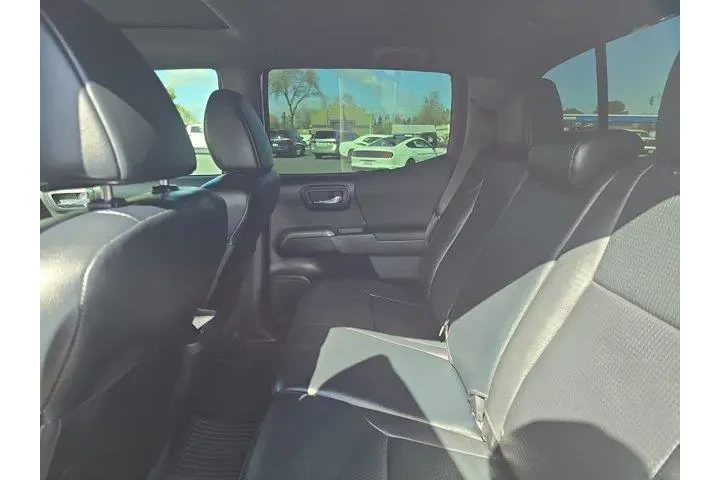 $36495 : Toyota Tacoma 2020 4x4 TRD P image 8