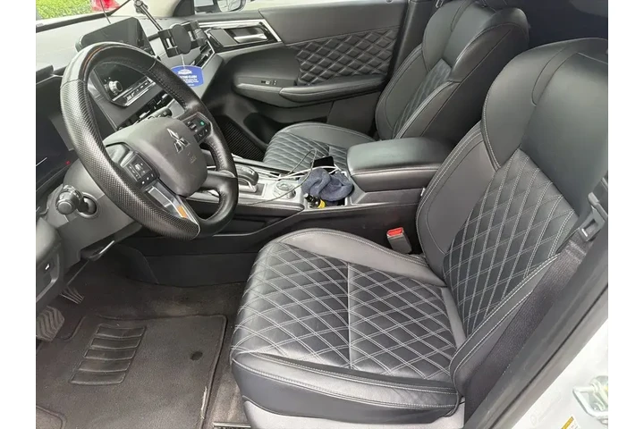 $24500 : Mitsubishi Outlander 2024 SE image 8