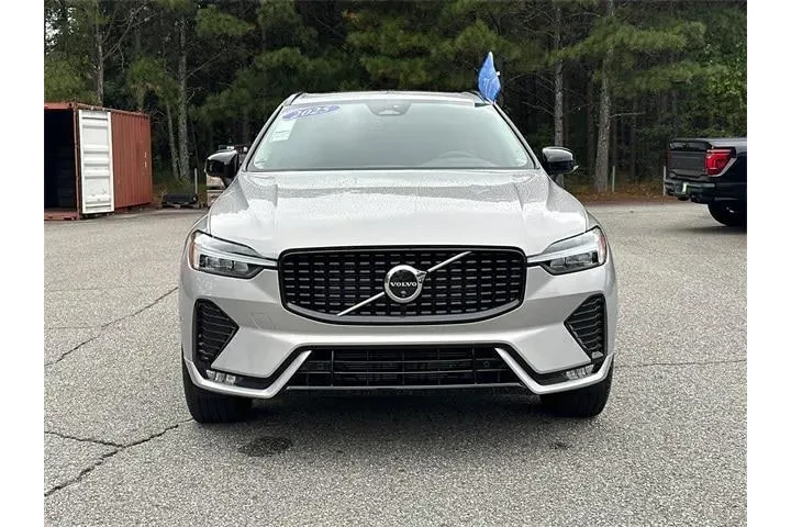 $37398 : Volvo XC60 2025 AWD B5 Plus image 2