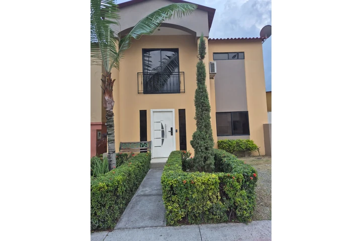 $750 : Casa en alquiler Villa Club-Lu image 1