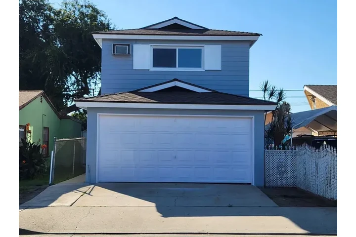 $2450 : Freshly painted home, new image 1