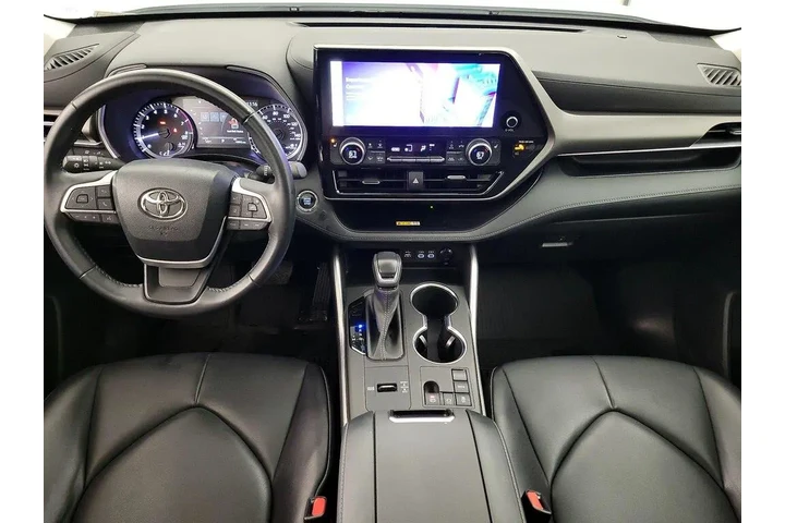 $38998 : Toyota Highlander 2023 XLE 4 image 9
