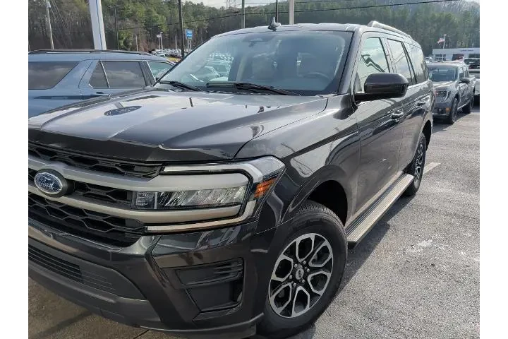 $37631 : Ford Expedition 2024 4x2 XLT image 3