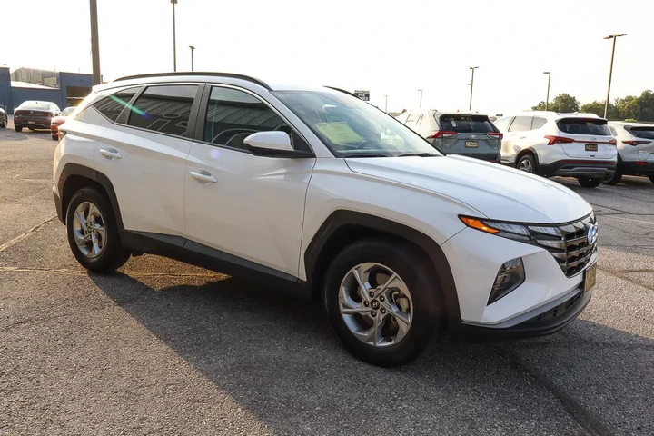 $18988 : 2024 Tucson SEL image 3