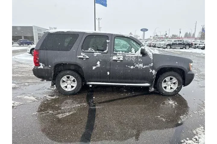 $6000 : Chevrolet Tahoe 2010 4x4 LS image 9