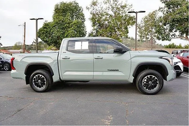 $39974 : Toyota Tundra 2023 4x4 SR5 4 image 7