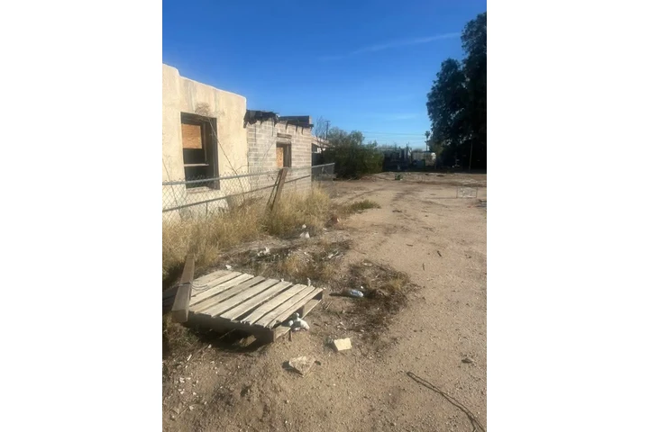 Los toros junk removal image 8