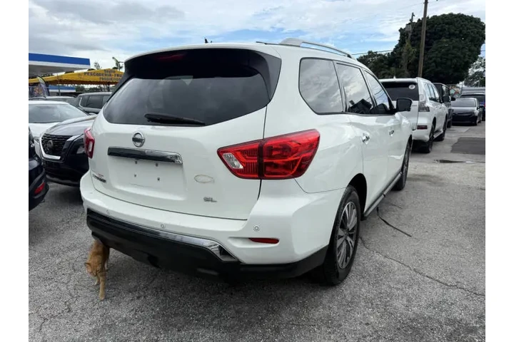 $9300 : 2018 Pathfinder Platinum image 8