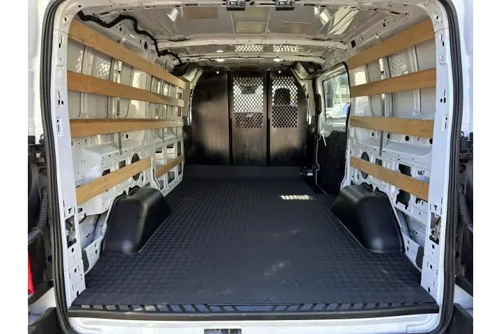 $31999 : Ford Transit 2023 250 3dr SW image 9