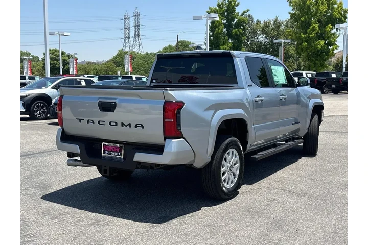 $35417 : Toyota Tacoma 2025 4x2 SR5 4 image 4