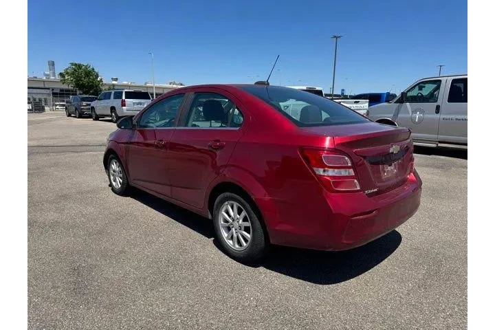 $7982 : Chevrolet Sonic 2017 LT Auto image 5