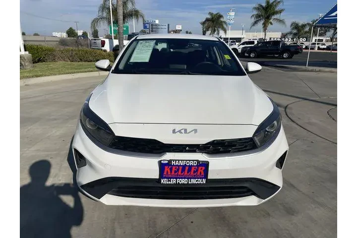 $16588 : Kia Forte 2023 LXS 4dr Sedan image 3
