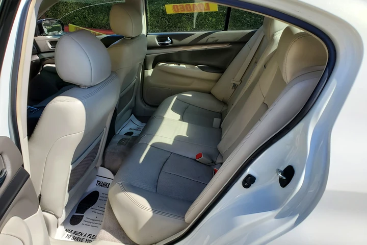 $2000 : INFINITI G27 image 5