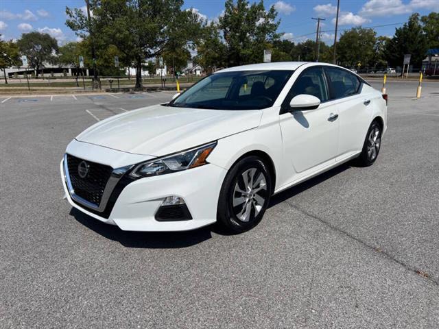 $11900 : 2020 Altima 2.5 S image 3