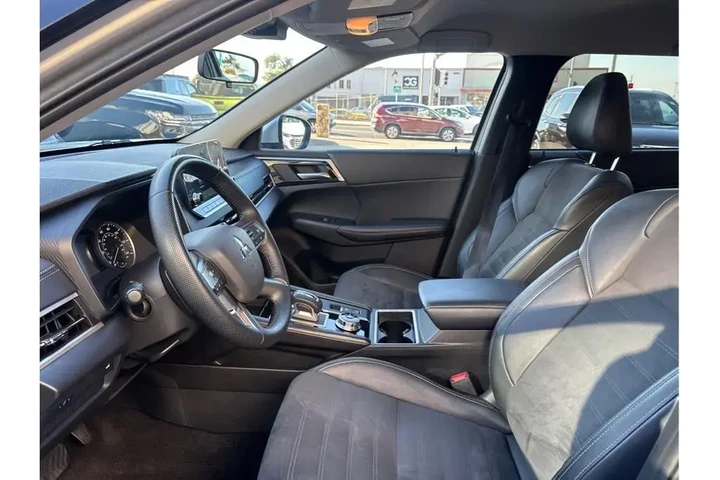 $26988 : Mitsubishi Outlander 2024 AW image 8