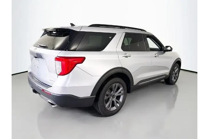 $37900 : Ford Explorer 2023 AWD XLT 4 image 7