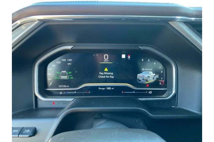 GMC Sierra 1500 2023 4x4 Den image 10