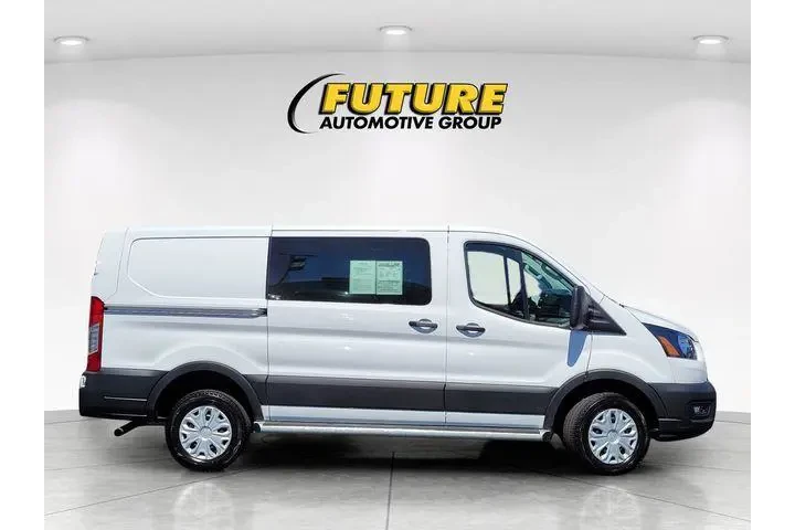 $33488 : Ford Transit 2024 250 3dr SW image 9
