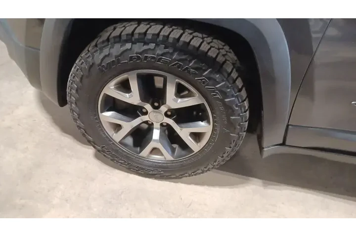 $13294 : Jeep Cherokee 2015 4x4 Trail image 4