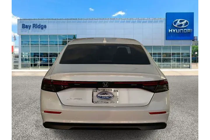 $18893 : Honda Accord 2023 LX 4dr Sed image 5