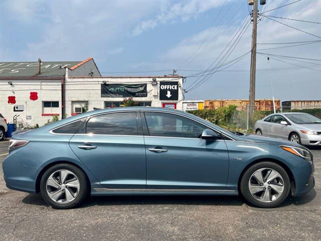 $12945 : 2016 Sonata Hybrid Limited image 5